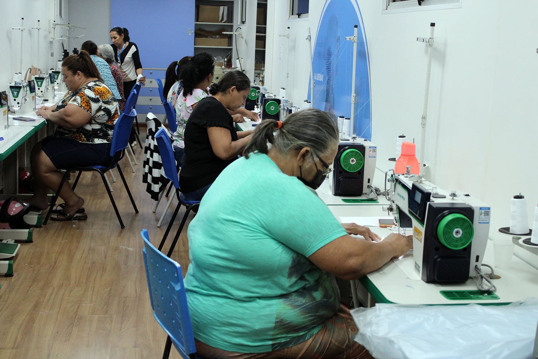 Programa Cidade Empreendedora traz capacitação itinerante na área de Costura para Naviraí