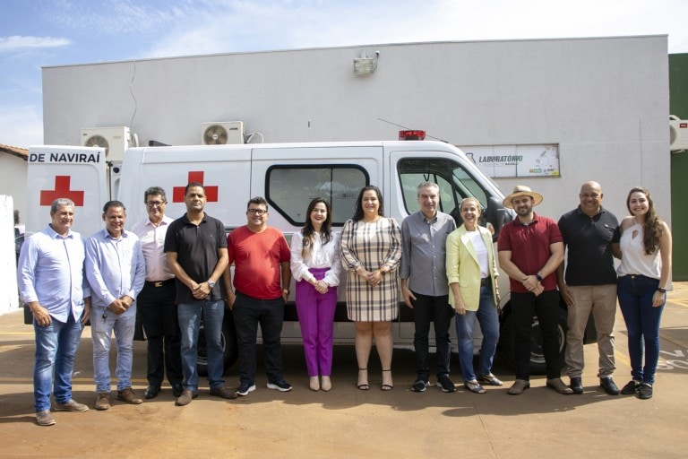 Saúde de Naviraí recebe ambulância adquirida via emenda coletiva dos deputados Paulo Corrêa e Mara Caseiro e contrapartida do Município