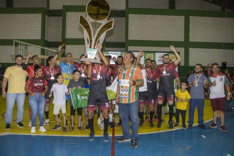Com casa cheia, campeão da 11ª Copa Naviraí de Futsal Masculino é definido