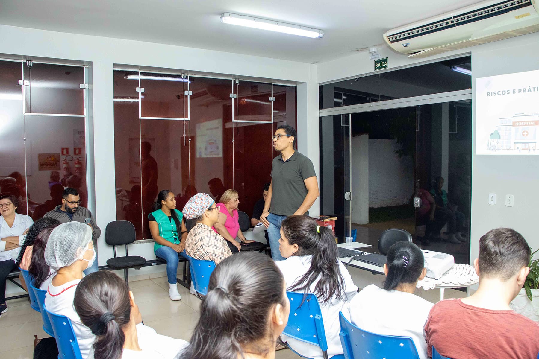 Setor de Segurança do Trabalho da Prefeitura de Naviraí promove palestra com dinâmicas para servidores do Hospital Municipal