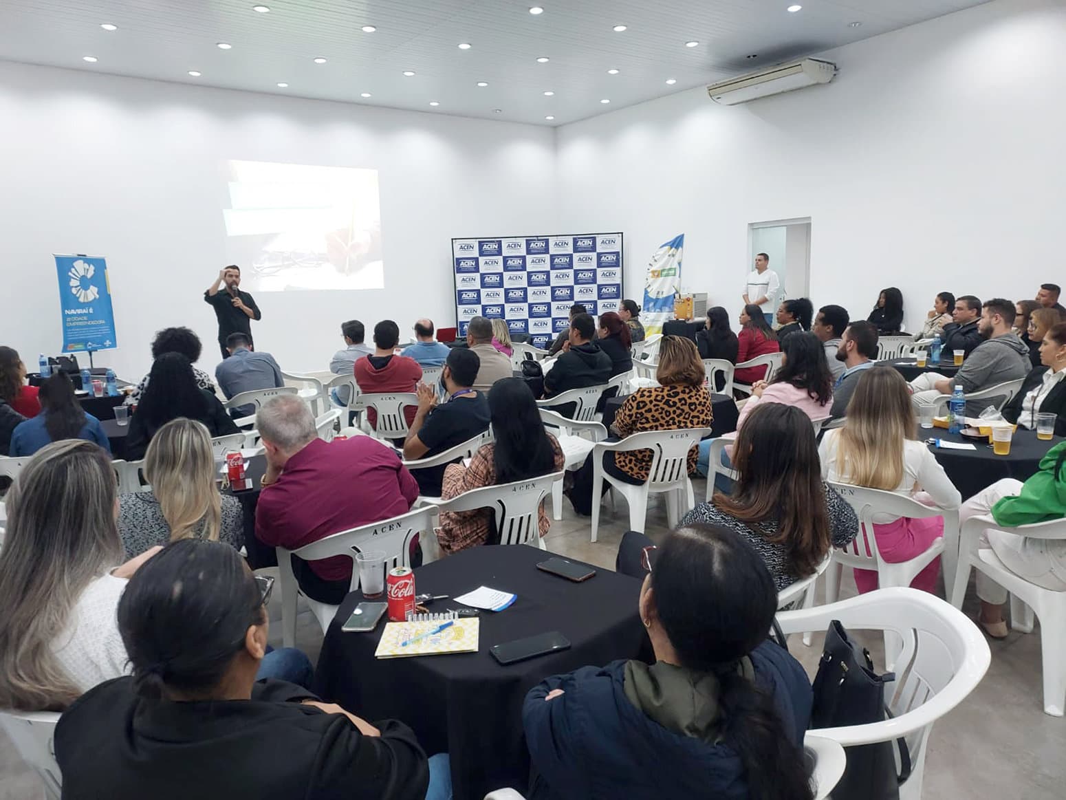 Happy Hour de Negócios reúne empreendedores em Naviraí e promove troca de conhecimentos entre empresários