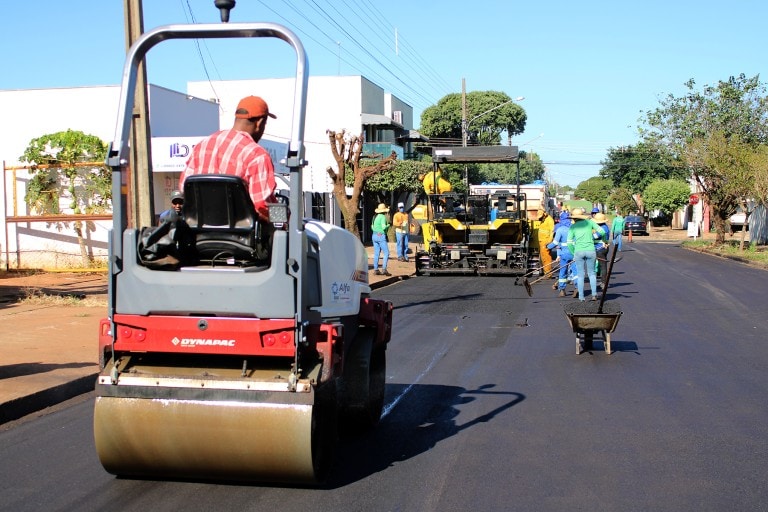 Prefeitura de Naviraí dá continuidade ao recapeamento com CBUQ para recuperar ruas e avenidas do município