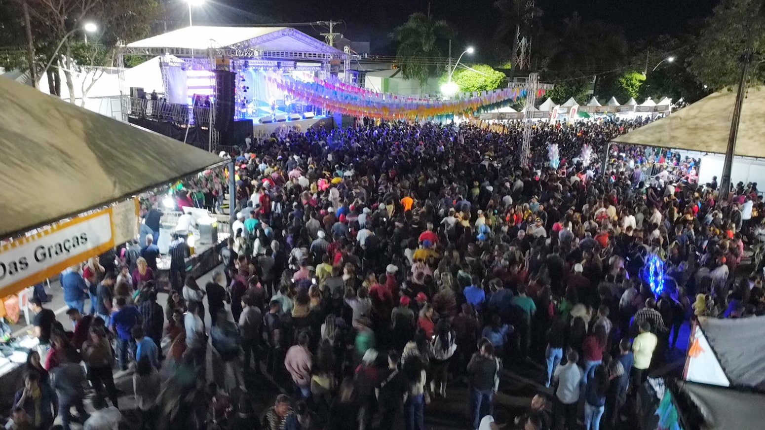 Segunda noite da 20ª FEJUNAVI teve recinto lotado, show de Patrícia e Adriana e apresentações culturais