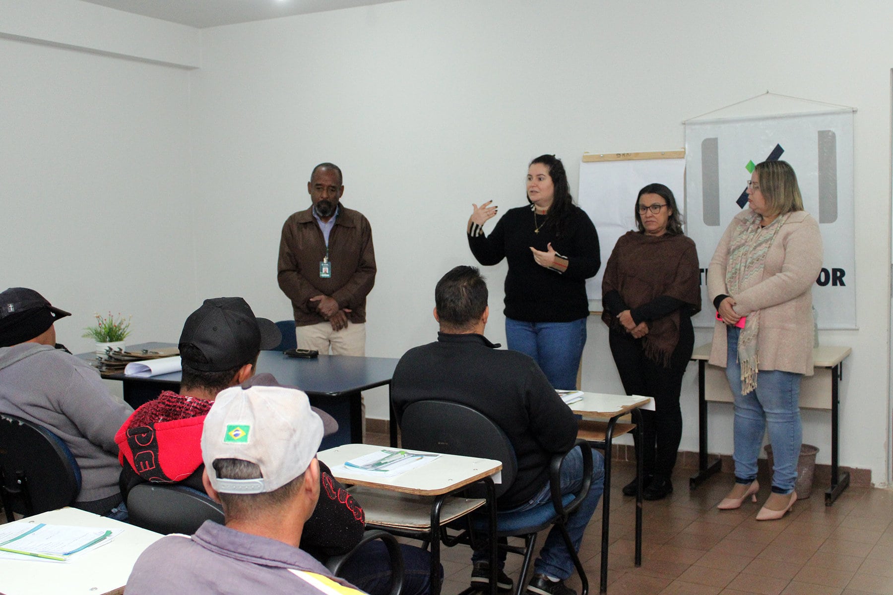 Prefeita prestigia conclusão de curso na Casa do Trabalhador e ressalta importância da capacitação