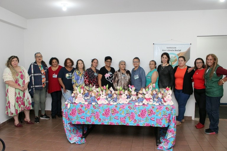 Curso de artesanato em tecidos contempla mulheres atendidas pela Assistência Social da Prefeitura de Naviraí