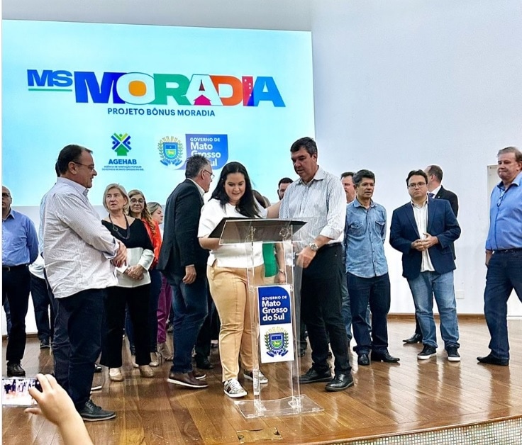 Prefeita participa do lançamento do “Bônus Moradia” que ajudará 70 famílias de Naviraí a conquistar a casa própria