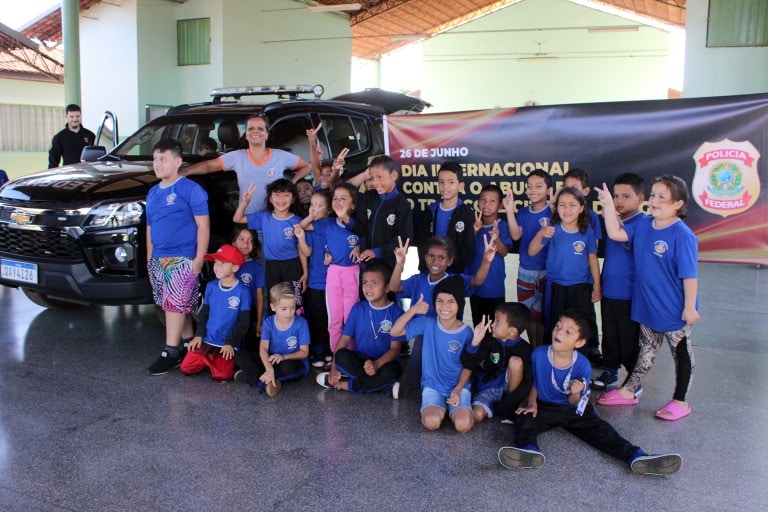 Escola da Rede Municipal de Naviraí recebe ação educativa realizada pela Polícia Federal