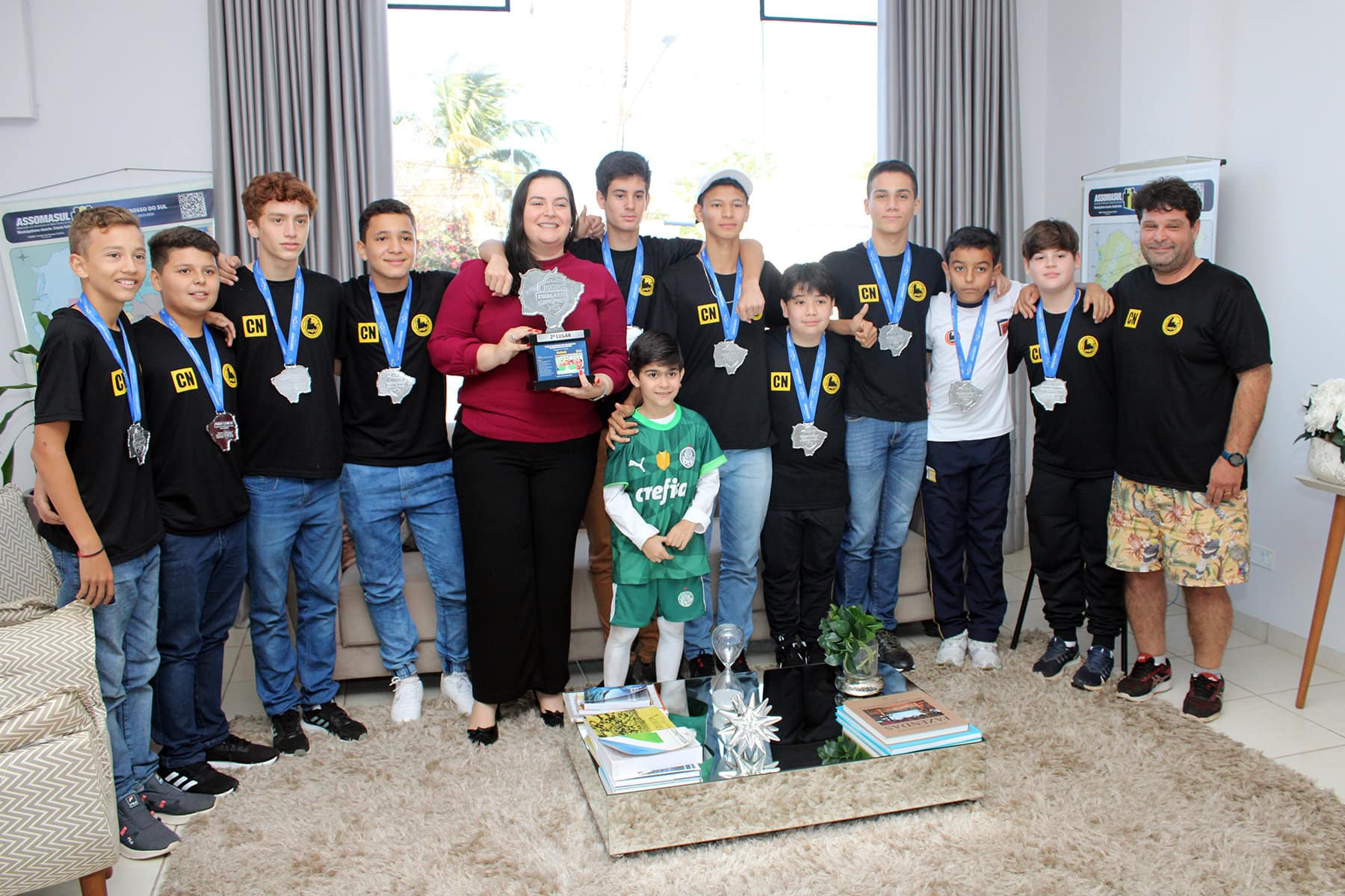 Prefeita parabeniza equipe de futsal que foi vice-campeã dos Jogos Escolares da Juventude de MS