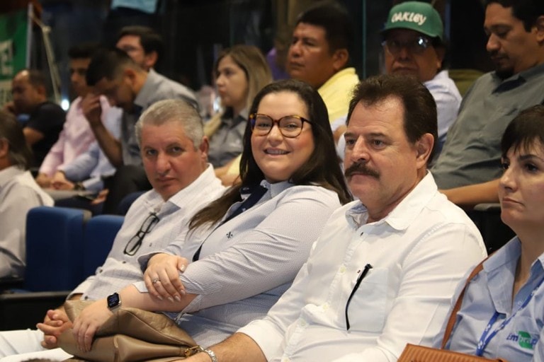 Prefeita de Naviraí participa do lançamento do Plano Safra da Agricultura Familiar
