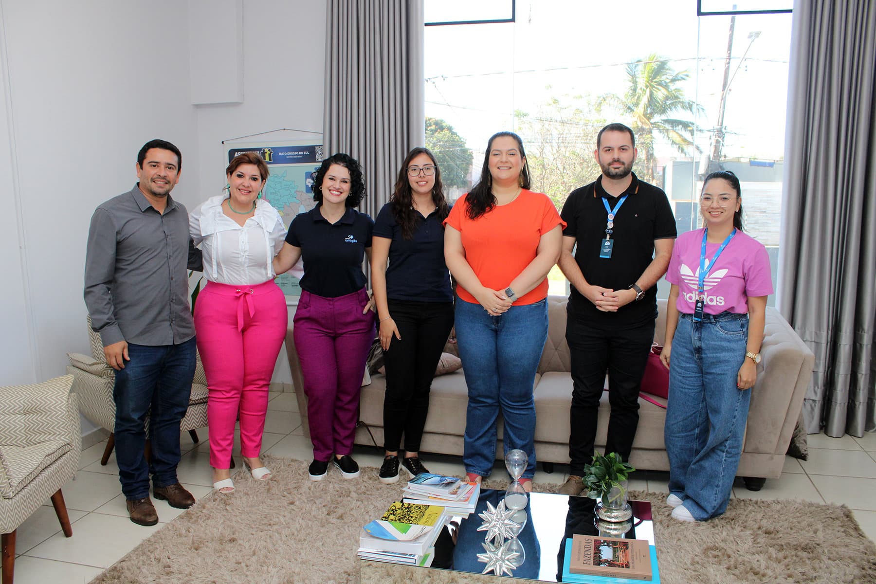 Prefeita recebe equipe de rede de supermercados que será inaugurado e gerar 178 novos empregos em Naviraí