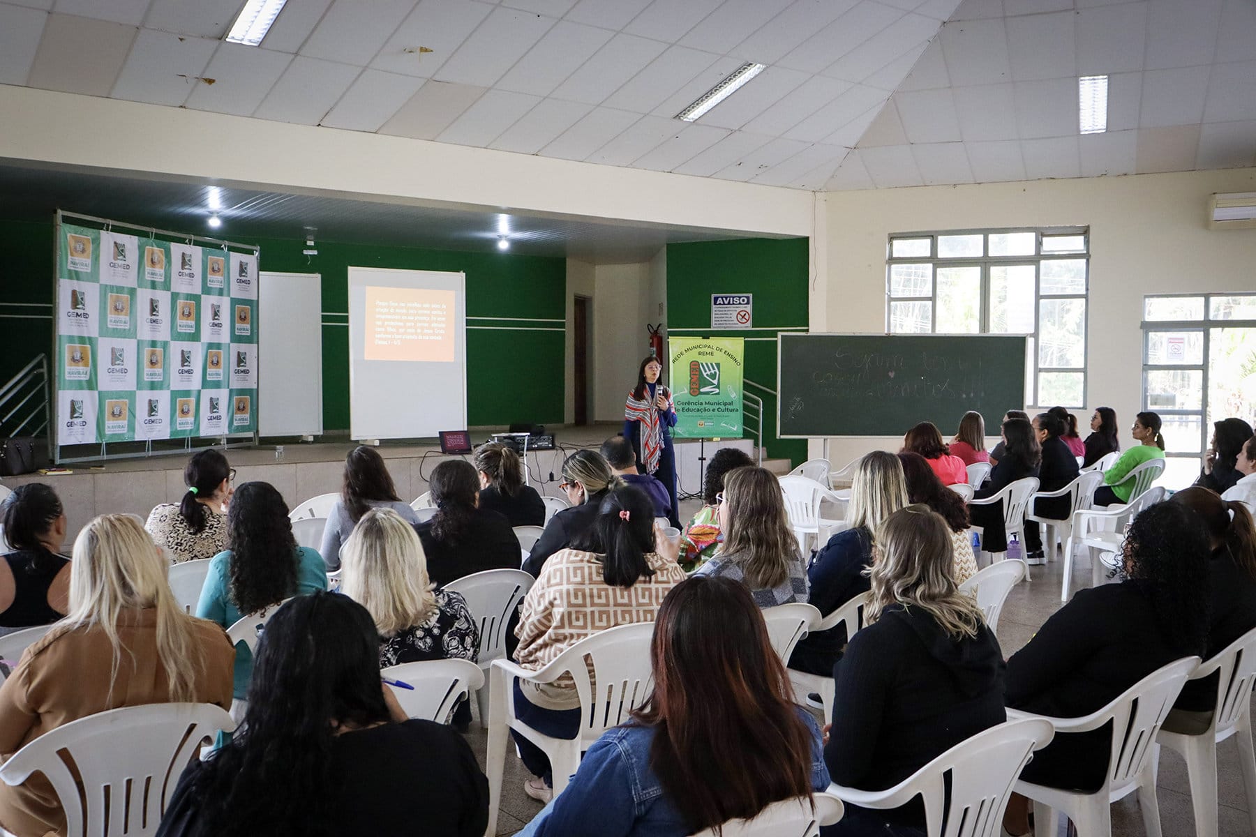 Educação de Naviraí promove mentoria de capacitação para coordenadores da Rede Municipal de Ensino