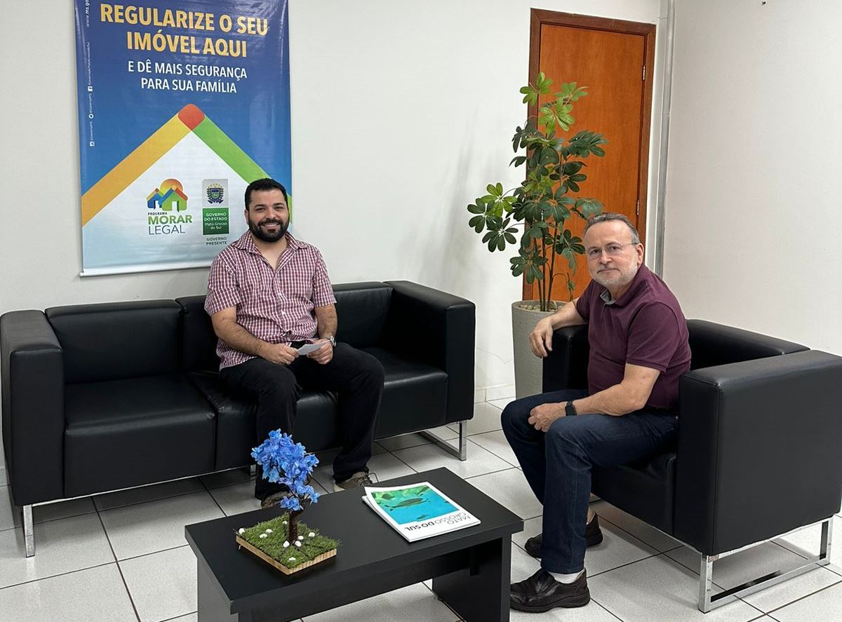 Reunião na Agehab define medidas de auxílio a famílias atingidas por vendaval em Naviraí