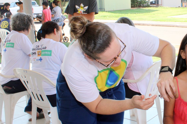 Campanha de Vacinação contemplou moradores do Nelson Trad e prossegue nas unidades de Saúde de Naviraí