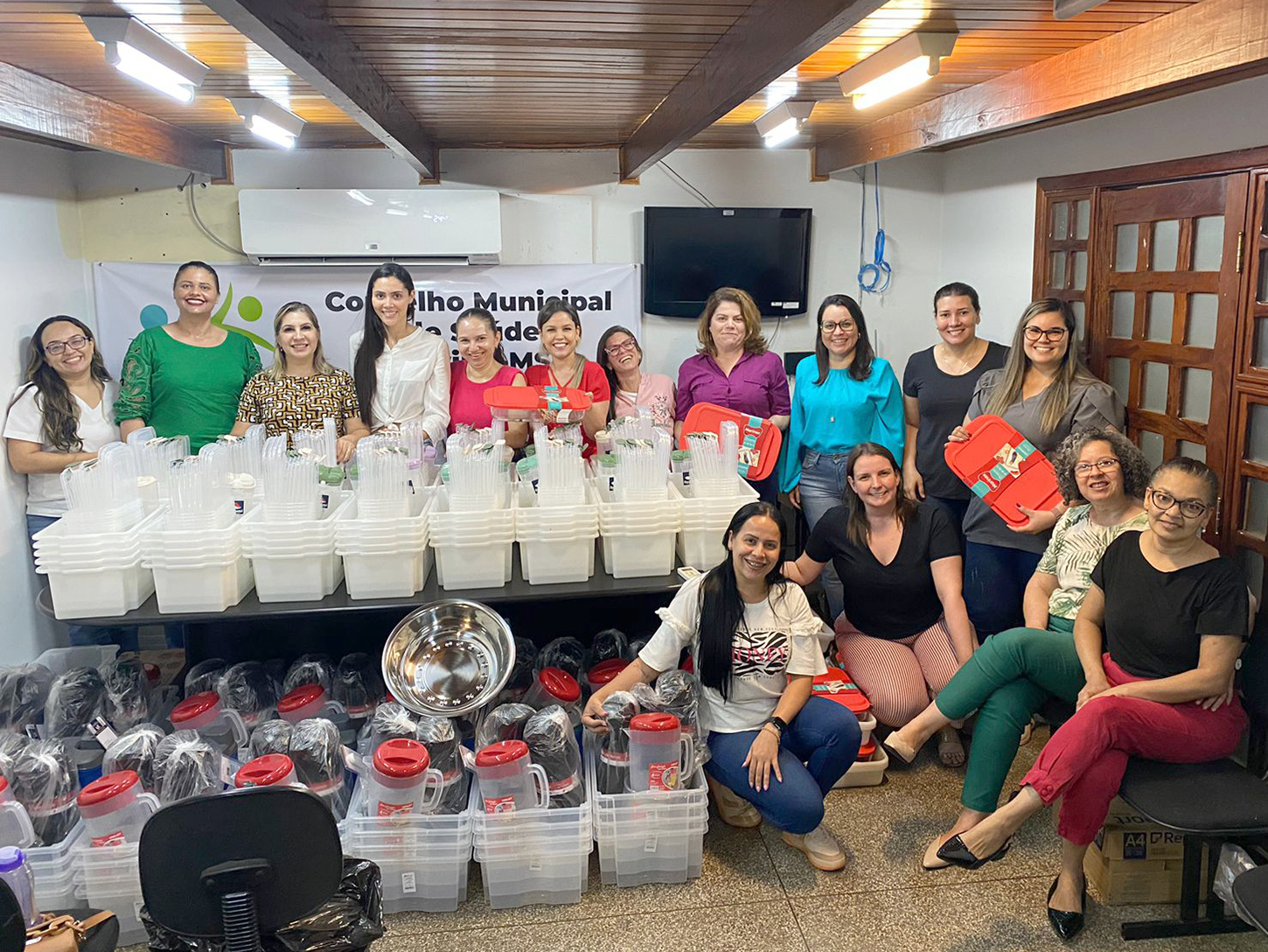 Gerência de Saúde de Naviraí entrega utensílios e materiais para as ESFs e EAPs e lançará a campanha Outubro Rosa