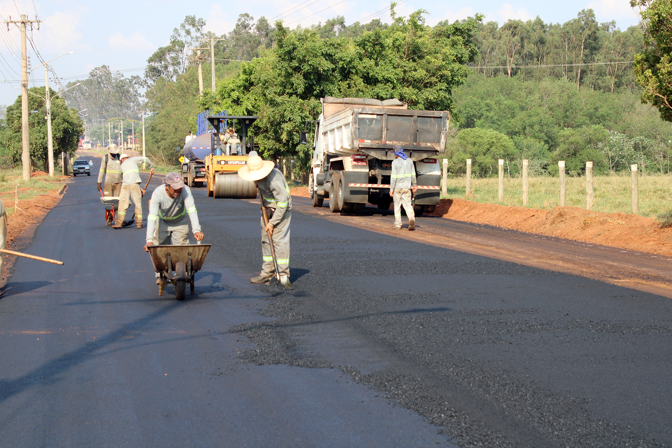 Avança a obra da nova pavimentação asfáltica no prolongamento da Mato Grosso até a 163 em Naviraí