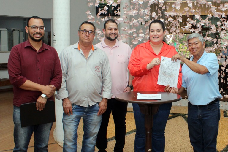 Prefeitura de Naviraí entrega licença prévia para a Esmagadora de Soja da Copasul
