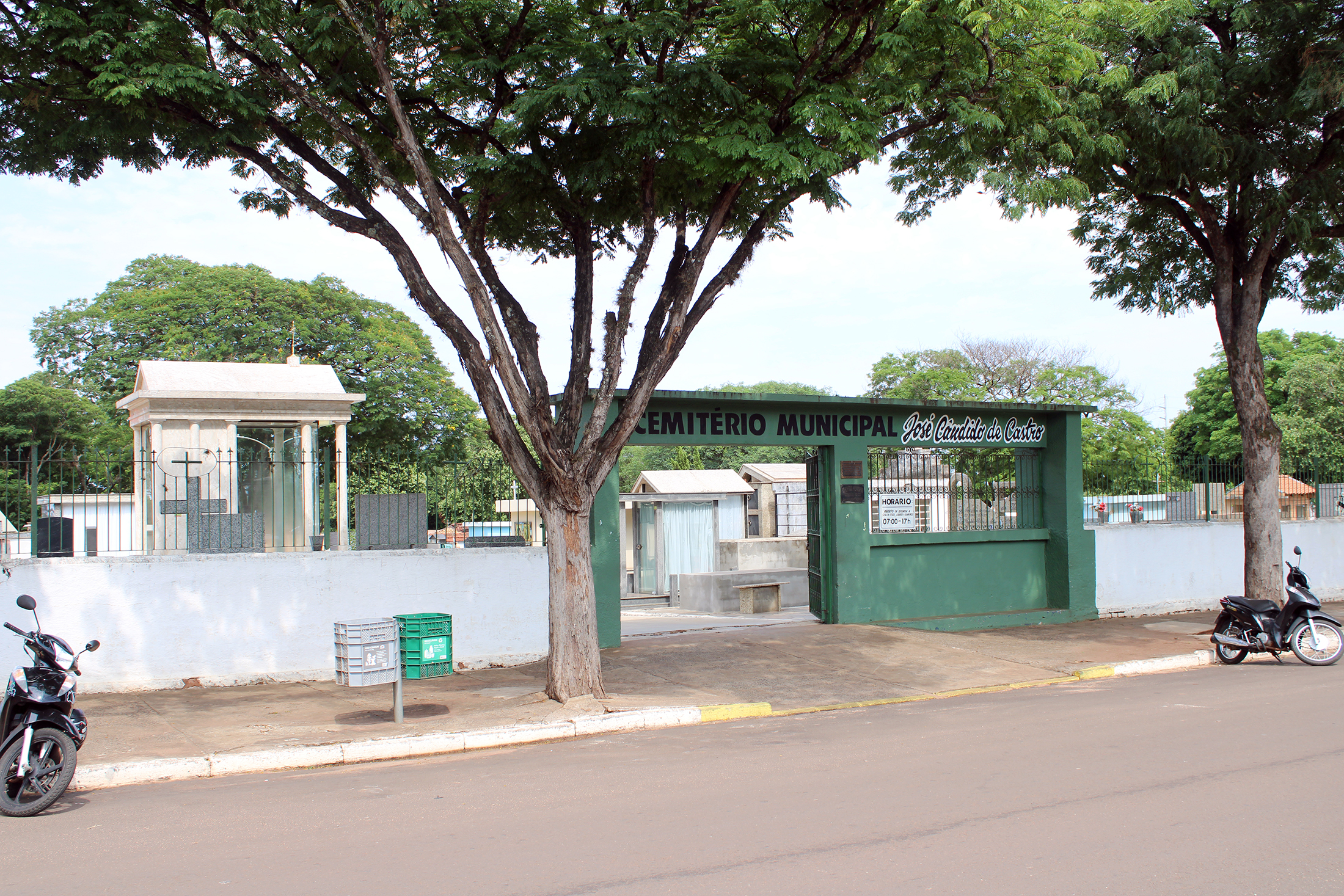 Construções no interior do Cemitério Municipal de Naviraí ficarão suspensas até o Dia de Finados