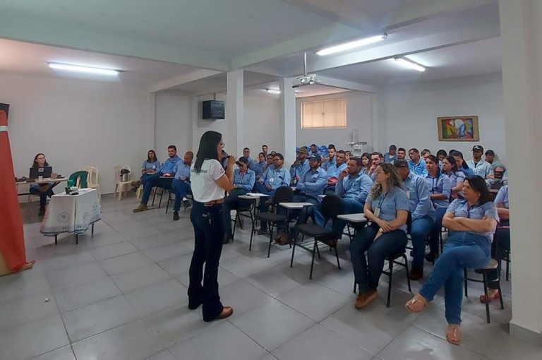 Núcleo de Controle de Vetores da Prefeitura de Naviraí promove palestra para colaboradores da usina