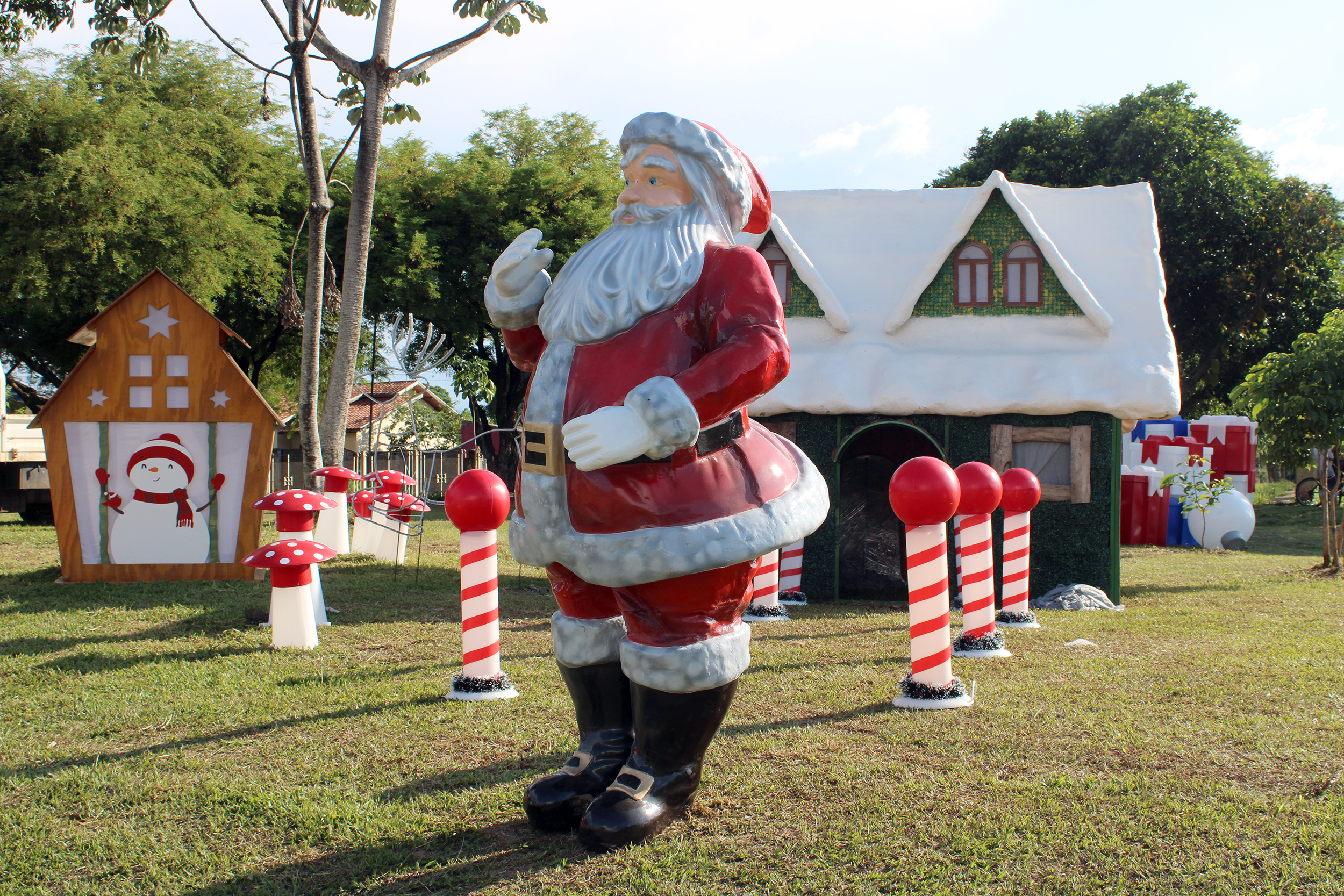 Prefeitura de Naviraí prepara o Parque Sucupira para receber o Projeto a Cidade Vive o Natal