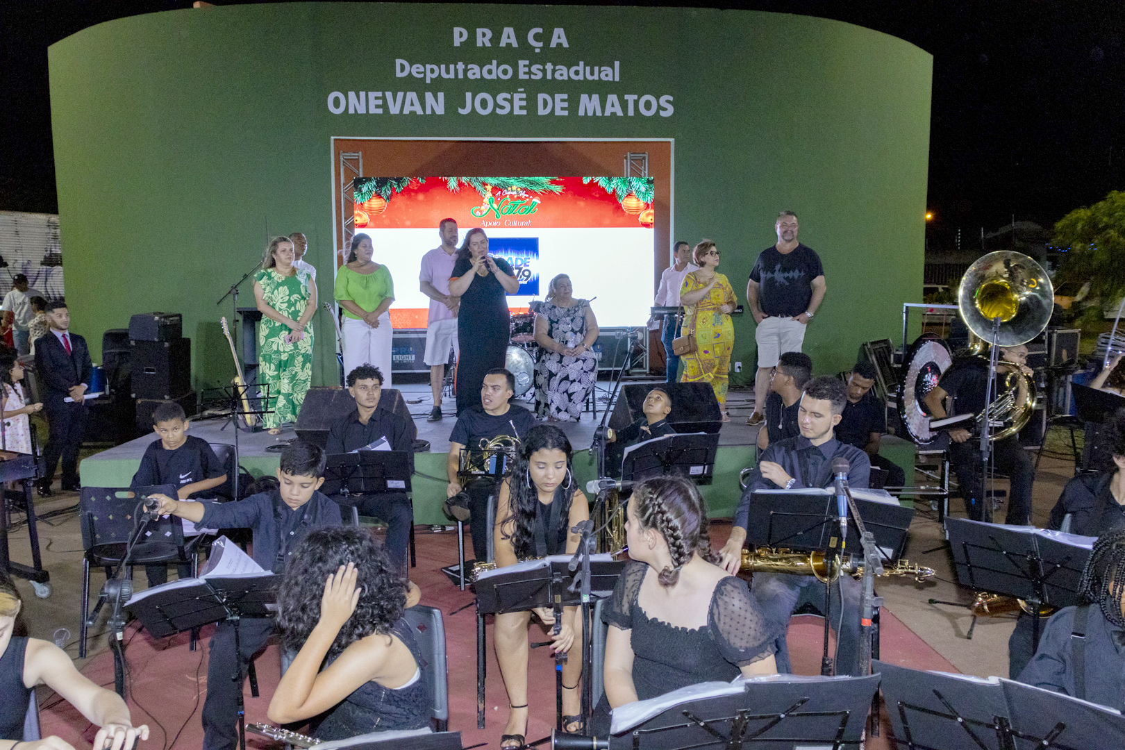 Intervenções culturais levam a magia do Natal aos quatro cantos de Naviraí e aquece a economia local