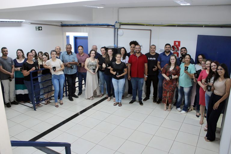 Servidores da Prefeitura de Naviraí participam de projeto que visa diminuir consumo de copos plásticos