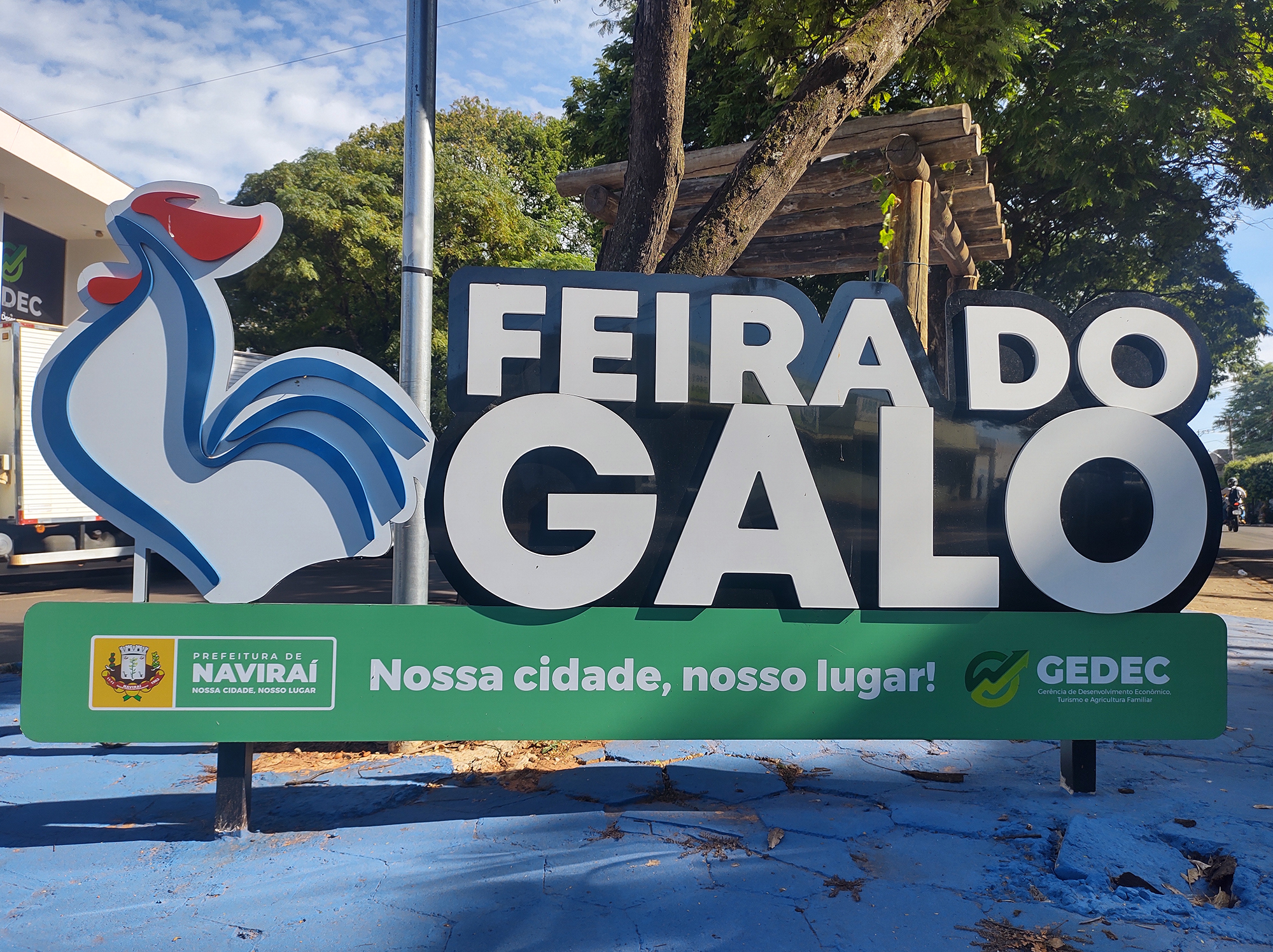 Feira do Galo comemora 1 ano de existência fomentando a economia da agricultura familiar de Naviraí