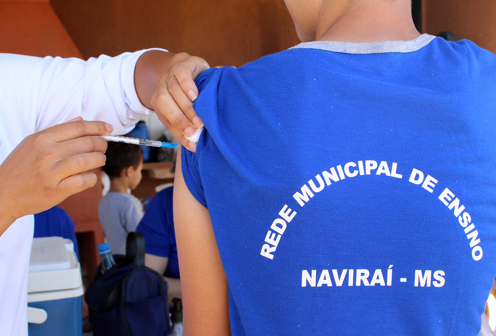 Saúde de Naviraí inicia vacinação contra Dengue em crianças de 10 e 11 anos de idade