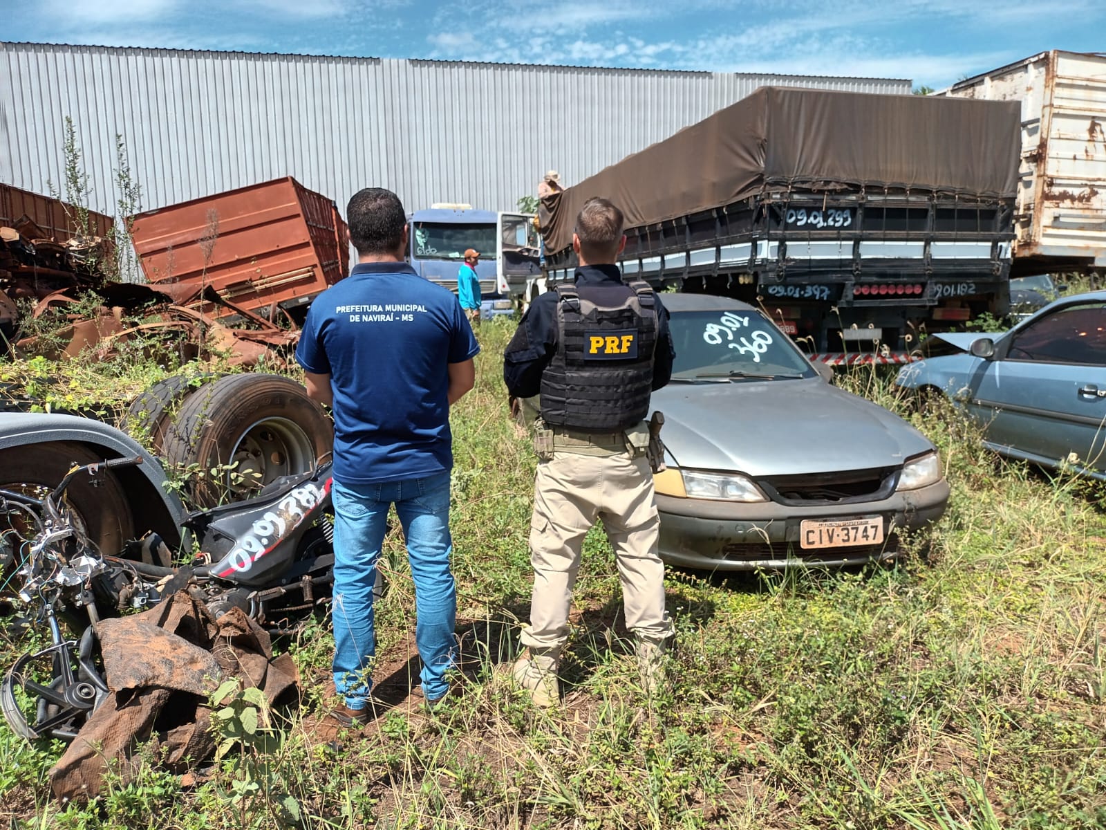Controle de Vetores da Prefeitura de Naviraí participa de ação de combate à Dengue realizada pela PRF