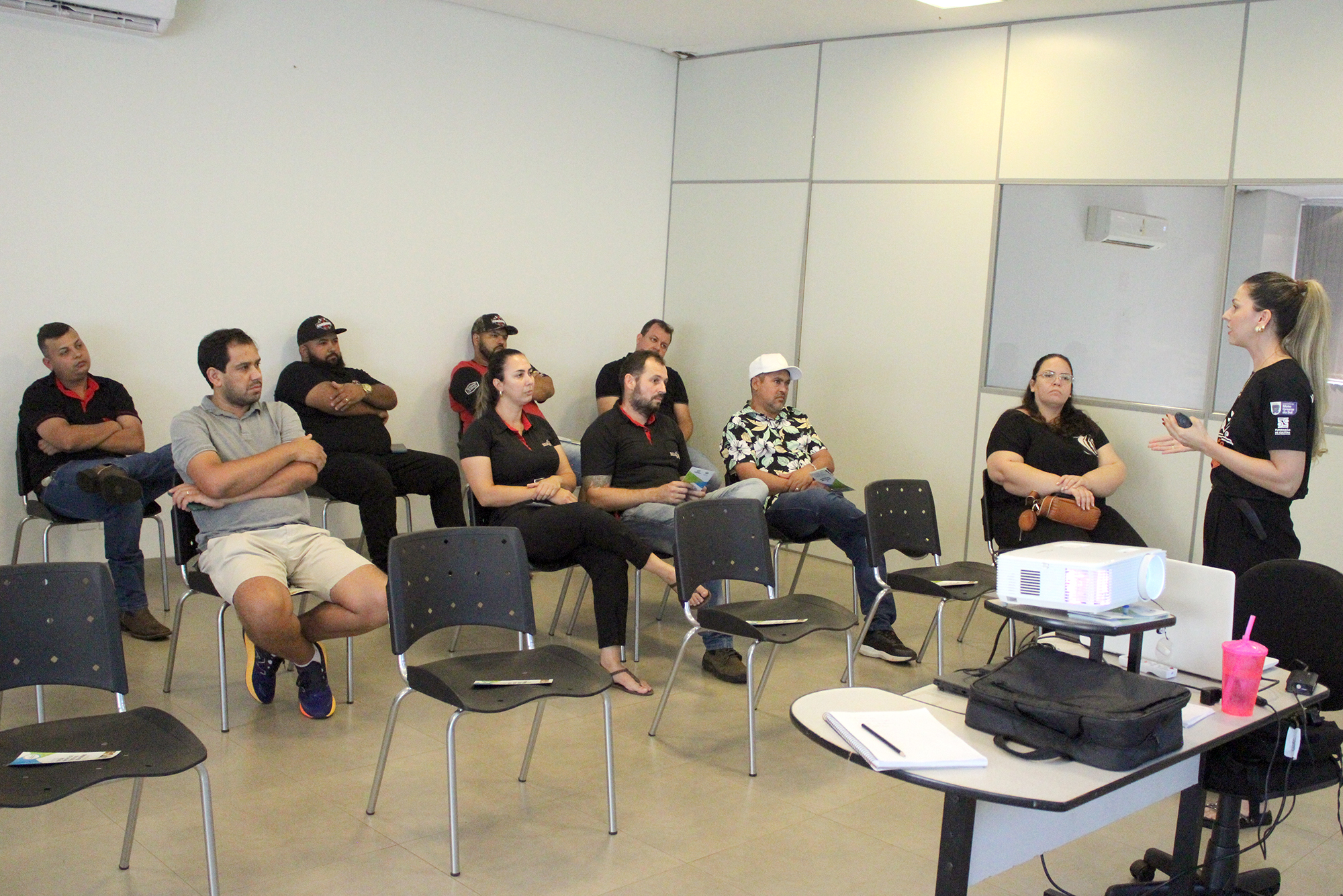 Prefeitura de Naviraí promove reunião com representantes das estações gastronômicas do 2º Festival do Churrasco