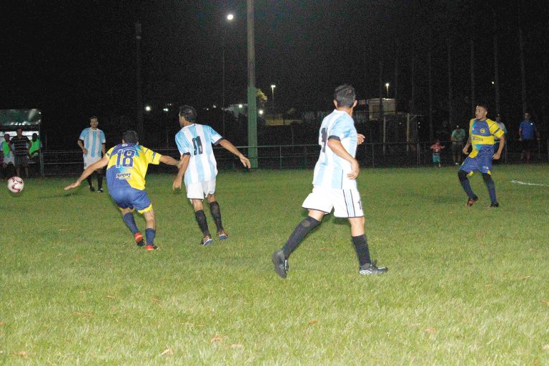 Organizada pela Prefeitura de Naviraí, 18ª Copa Máster de Futebol Suíço entra na reta final