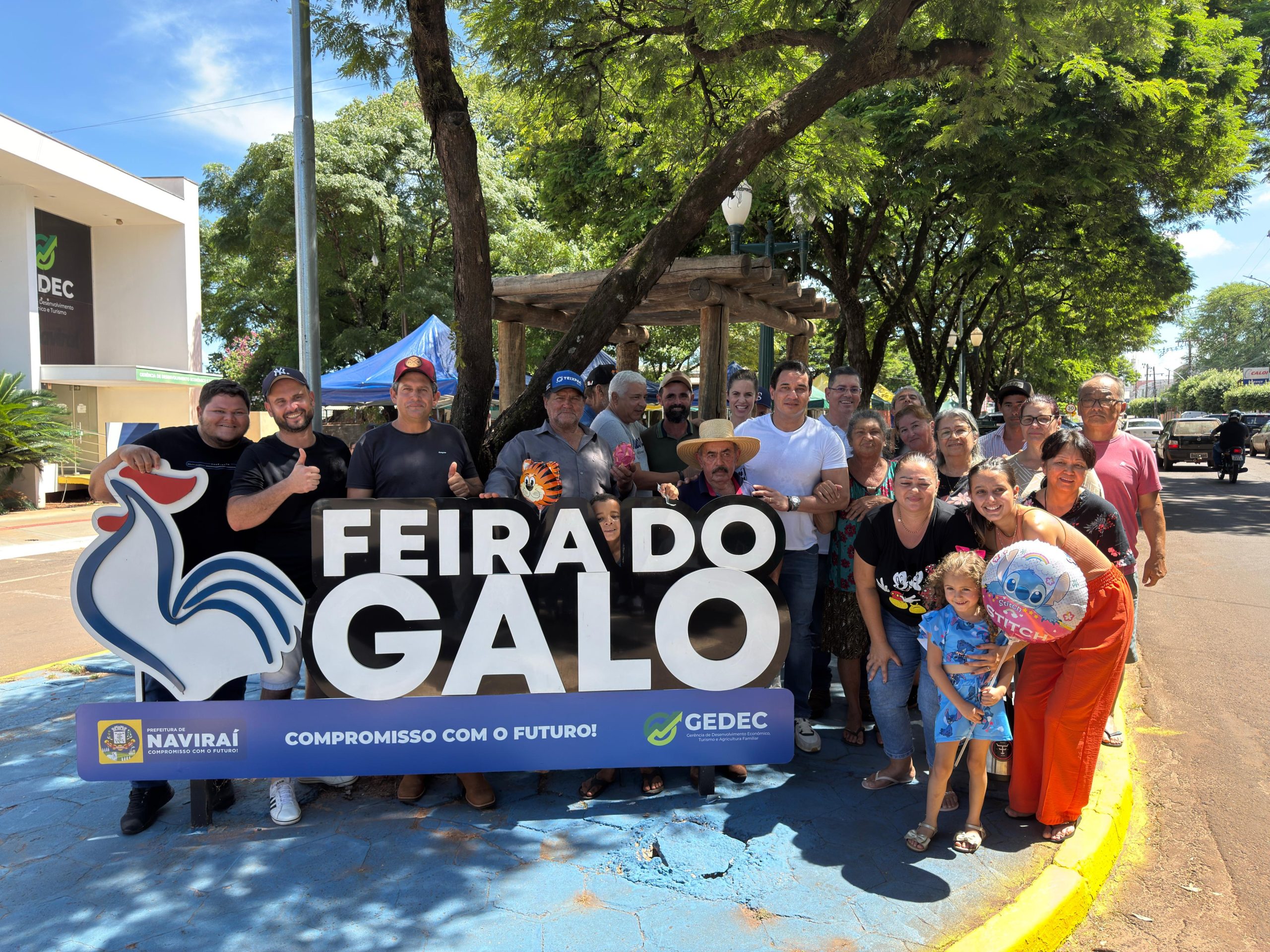 Feira do Galo de Naviraí completa 2 anos com R$ 2 milhões em vendas da agricultura familiar