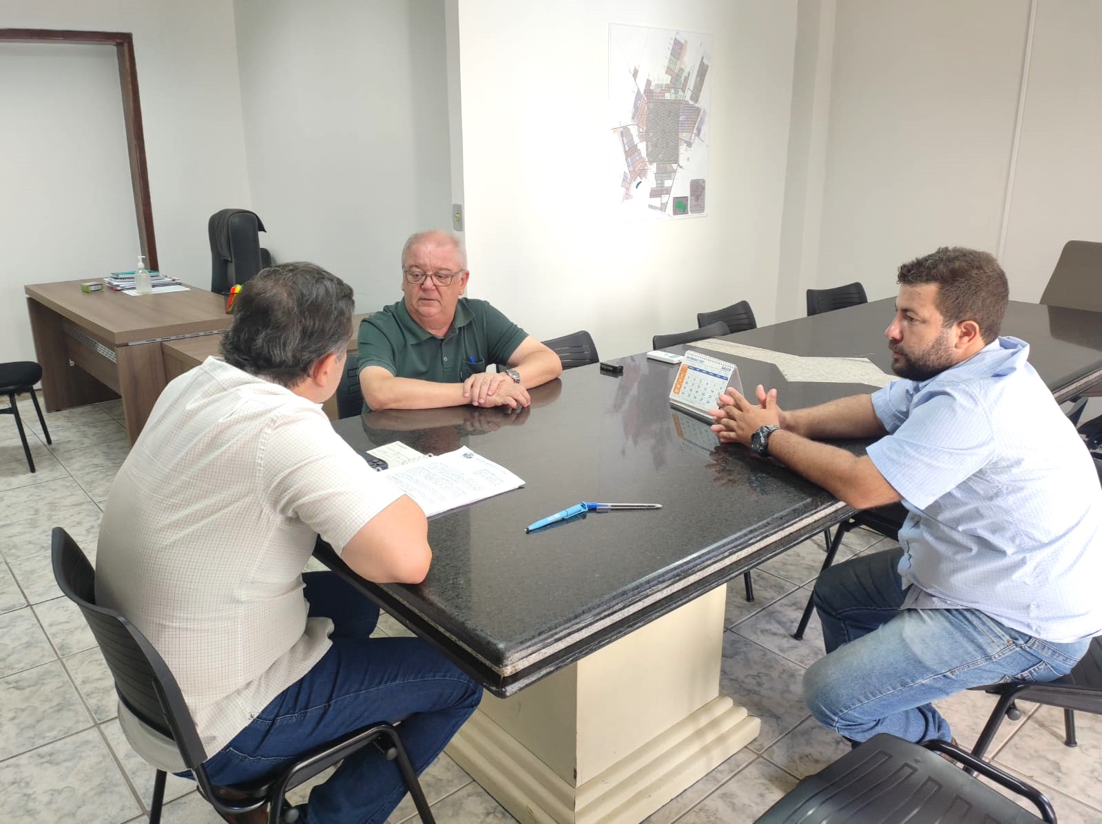 Governo de Naviraí mantém fomento de R$ 750 mil para a Uninav, reforçando apoio ao ensino superior