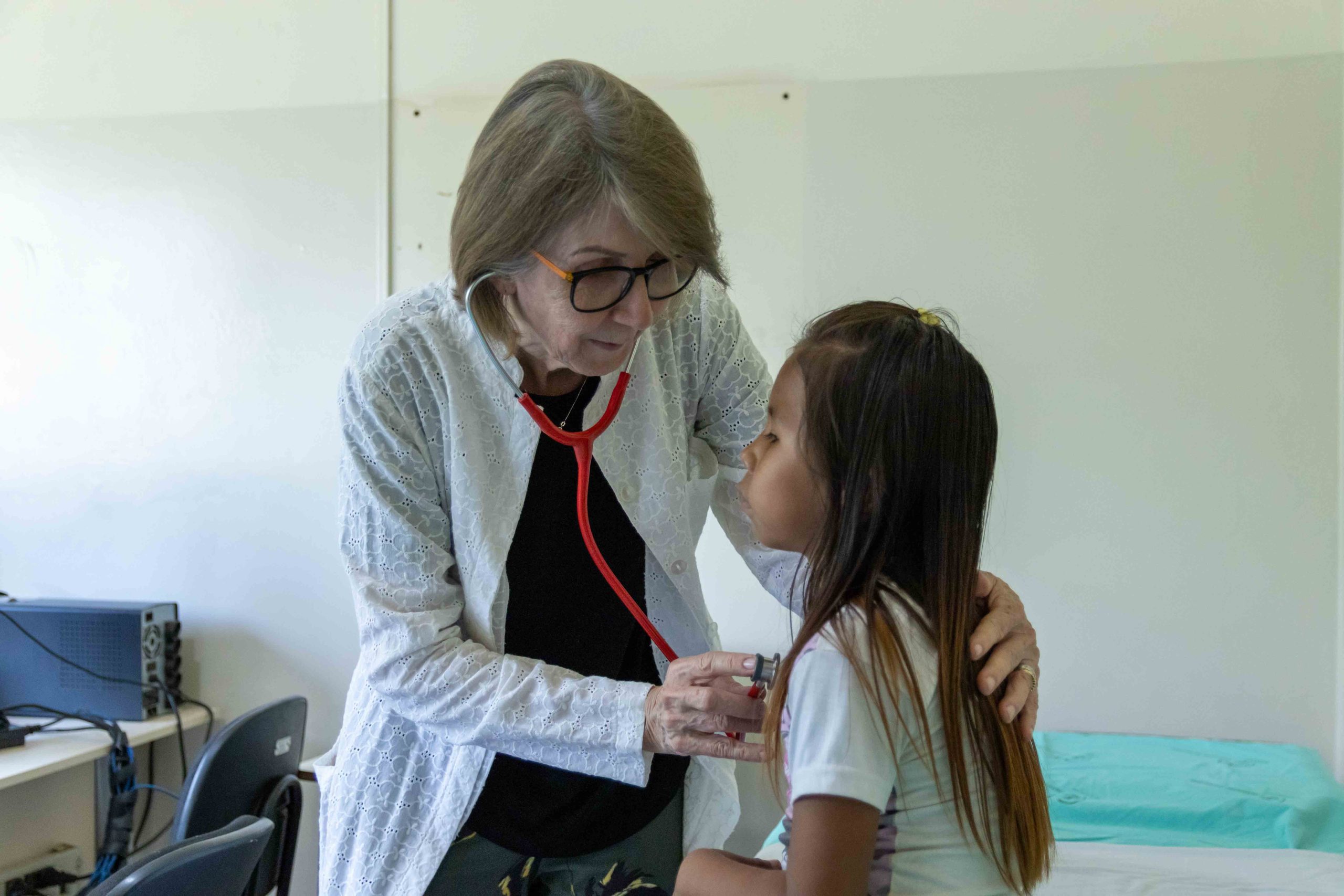GMS faz atendimentos de Saúde às famílias indígenas de Naviraí com o apoio de intérprete
