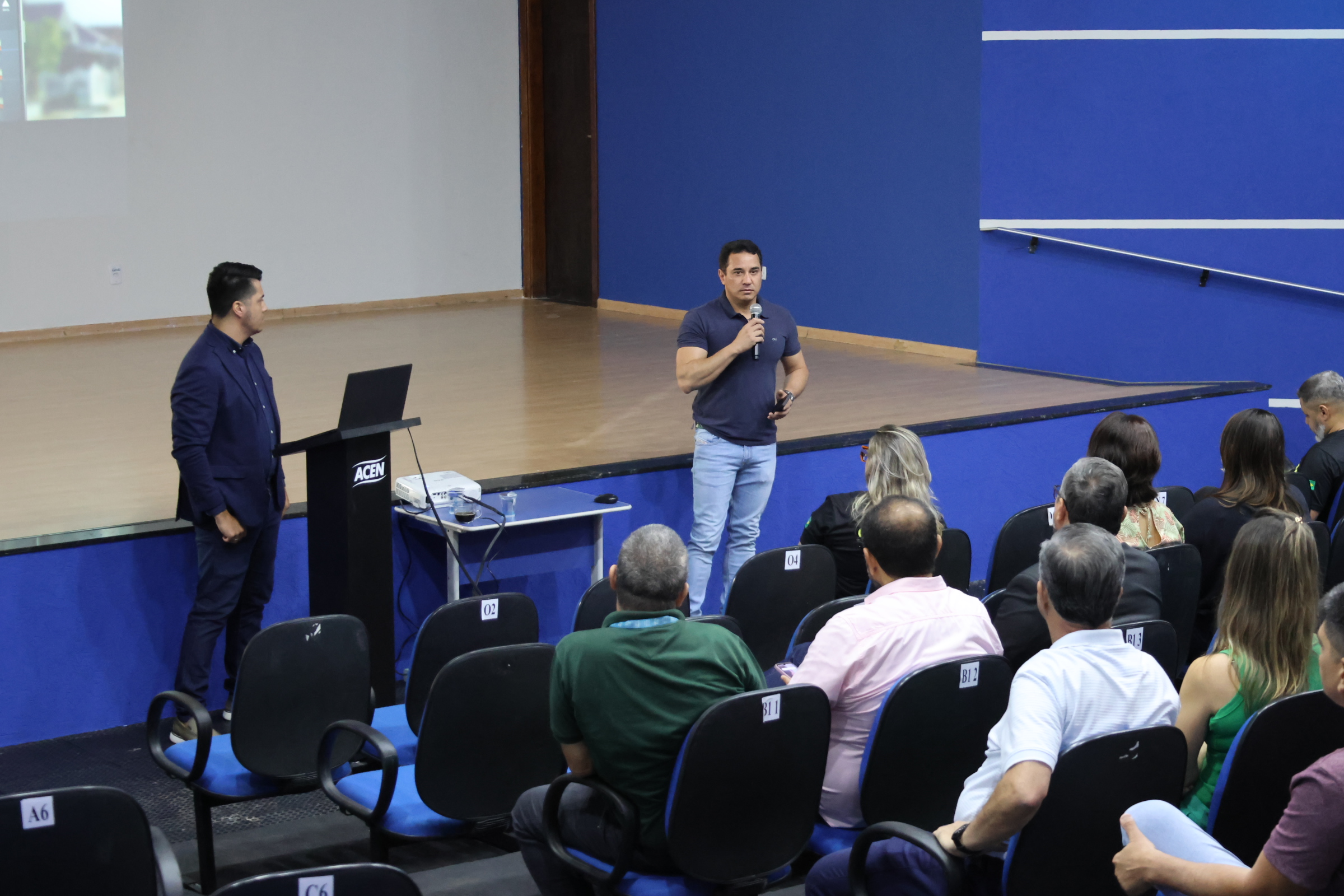 Prefeitura de Naviraí entrega 100 câmeras de monitoramento e vigilância instaladas na cidade