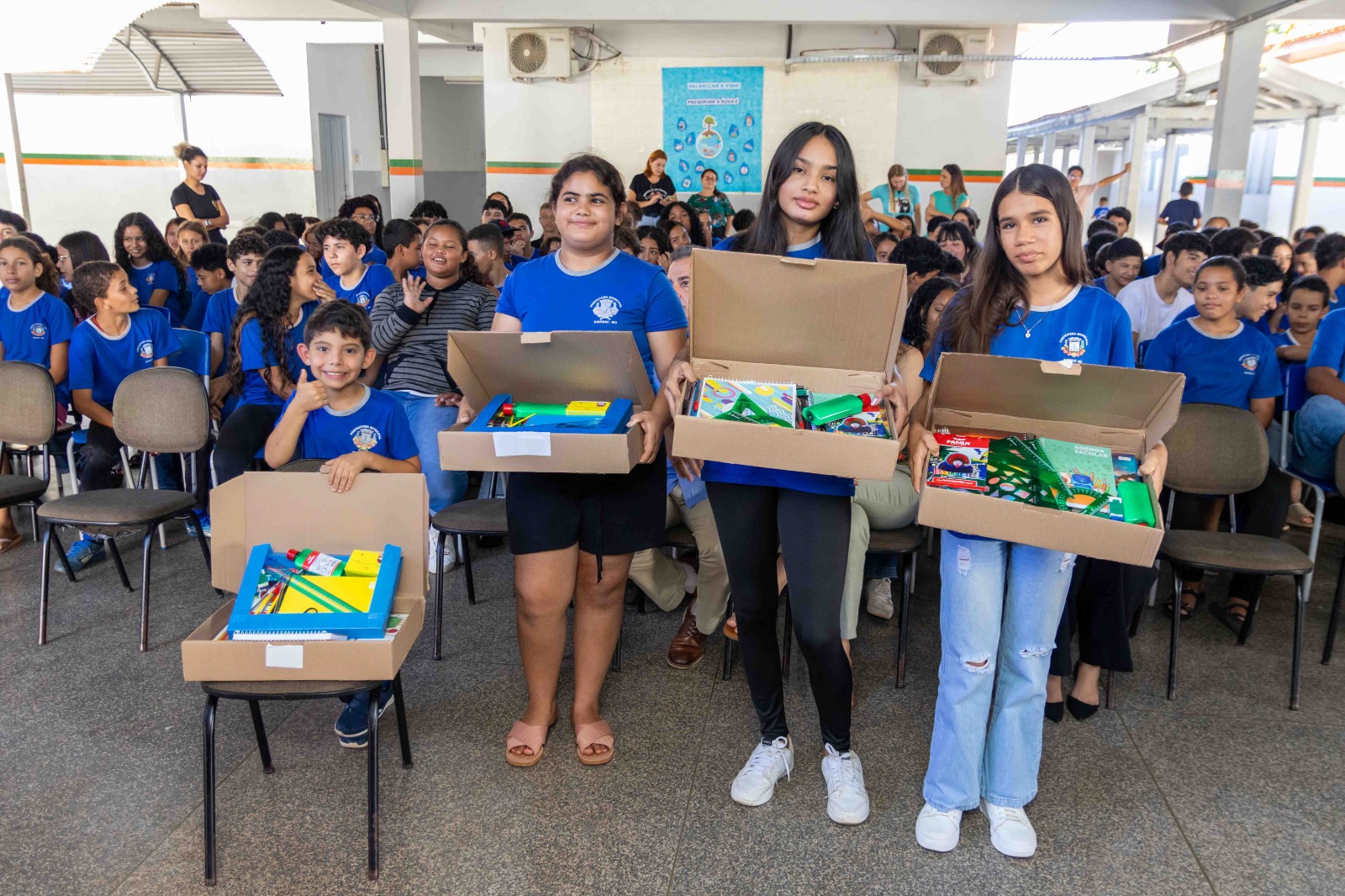 Governo de Naviraí inicia a entrega de 8.027 kits escolares: “Compromisso com o Futuro”