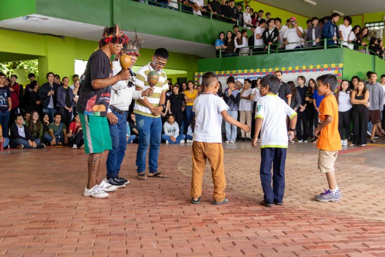 Prefeitura de Naviraí promove semana de fortalecimento da saúde e cultura indígena com ações integradas Prefeitura de Naviraí promove semana de fortalecimento da saúde e cultura indígena com ações integradas