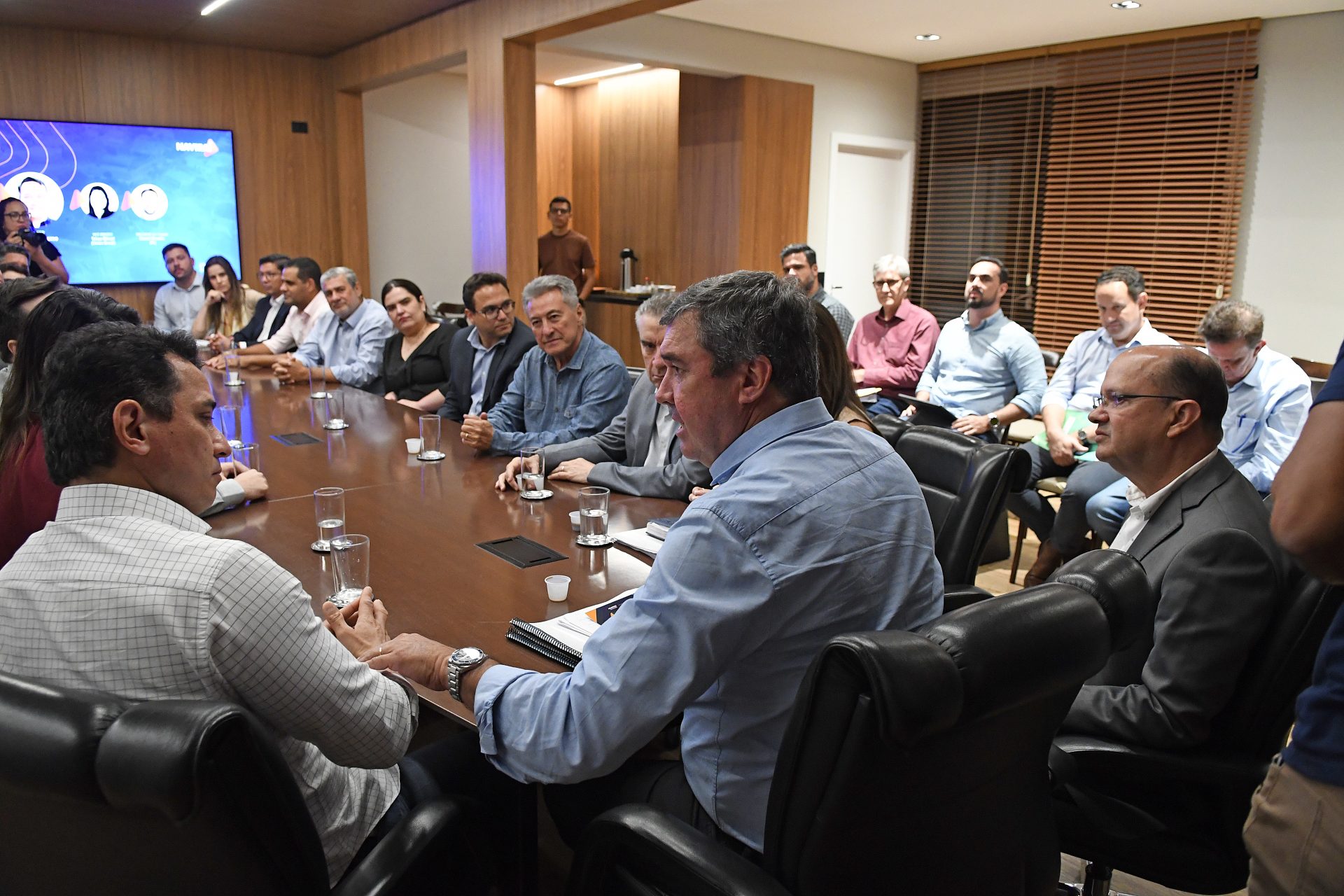 Prefeito, vice e vereadores reivindicam R$ 80 milhões para Naviraí; R$ 16 milhões serão aplicados em recapeamento