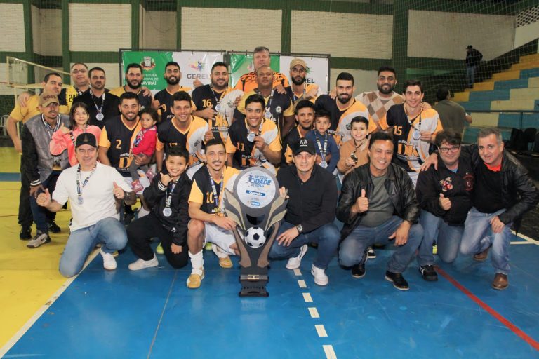 Caneludo’s/Fogo Atacadista sagra-se campeão da 13ª Copa Cidade de Futsal Adulto Caneludo’s/Fogo Atacadista sagra-se campeão da 13ª Copa Cidade de Futsal Adulto