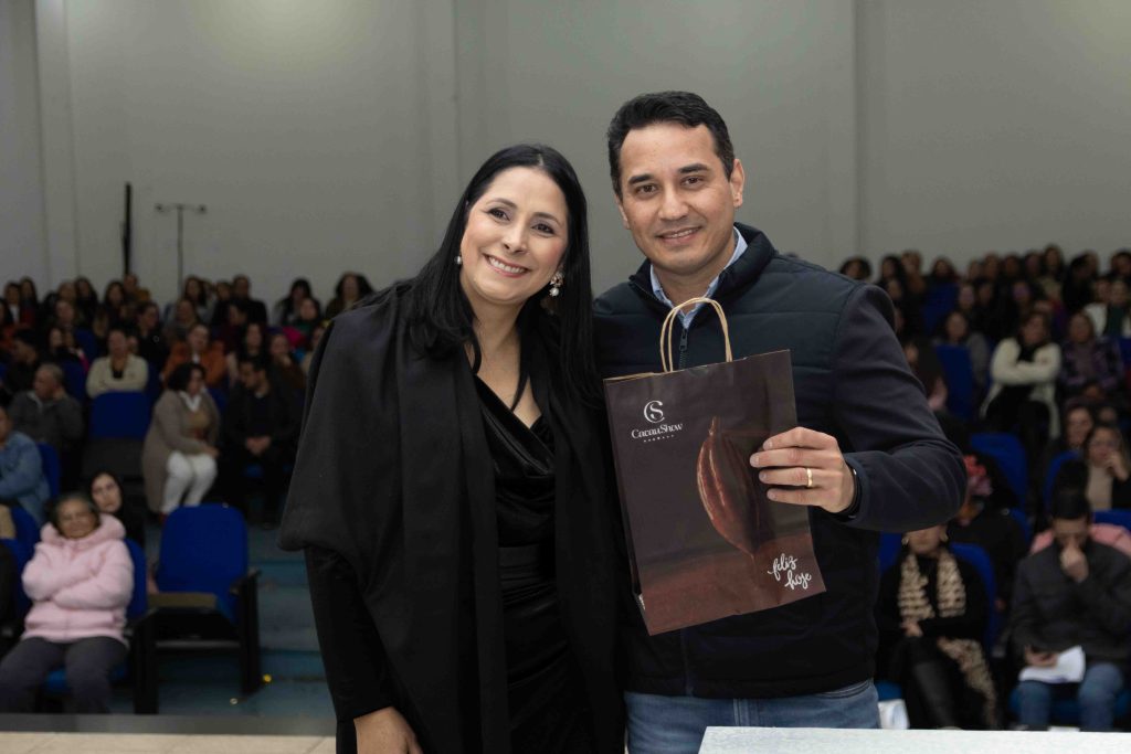 Diretores das Escolas Municipais de Naviraí tomam posse para o triênio 2025–2028 Diretores das Escolas Municipais de Naviraí tomam posse para o triênio 2025–2028