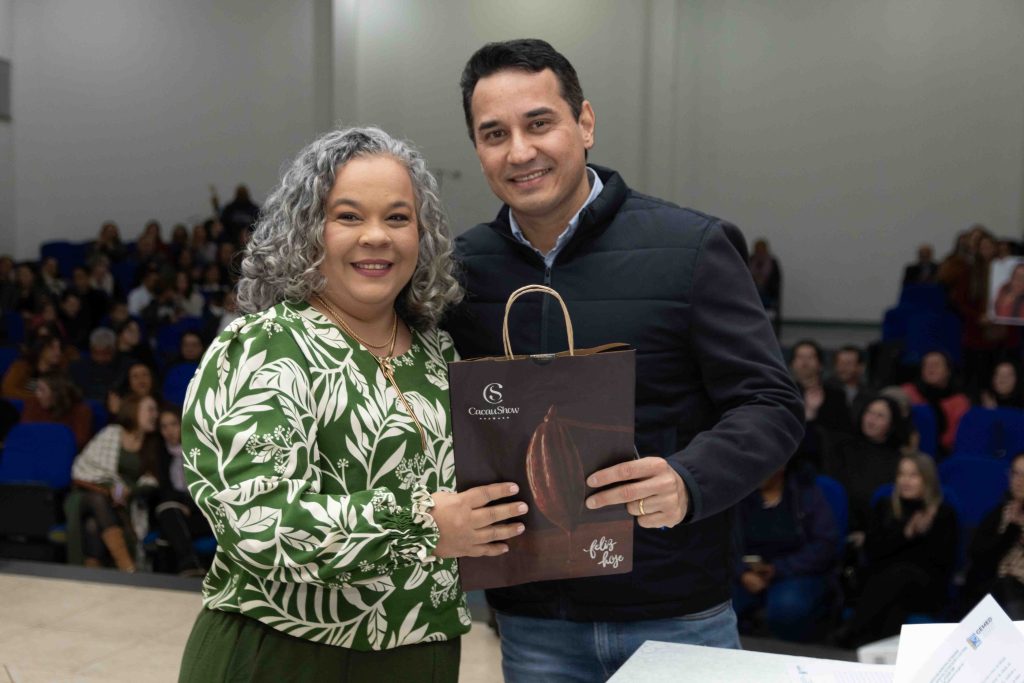 Diretores das Escolas Municipais de Naviraí tomam posse para o triênio 2025–2028 Diretores das Escolas Municipais de Naviraí tomam posse para o triênio 2025–2028