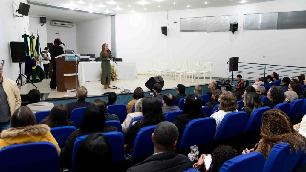 Diretores das Escolas Municipais de Naviraí tomam posse para o triênio 2025–2028 Diretores das Escolas Municipais de Naviraí tomam posse para o triênio 2025–2028