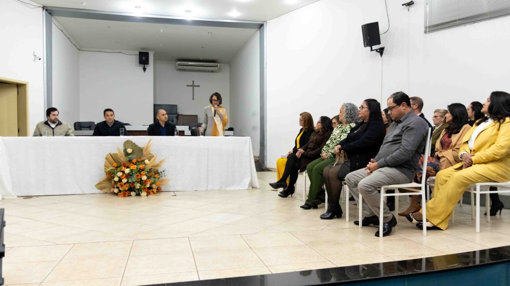 Diretores das Escolas Municipais de Naviraí tomam posse para o triênio 2025–2028 Diretores das Escolas Municipais de Naviraí tomam posse para o triênio 2025–2028