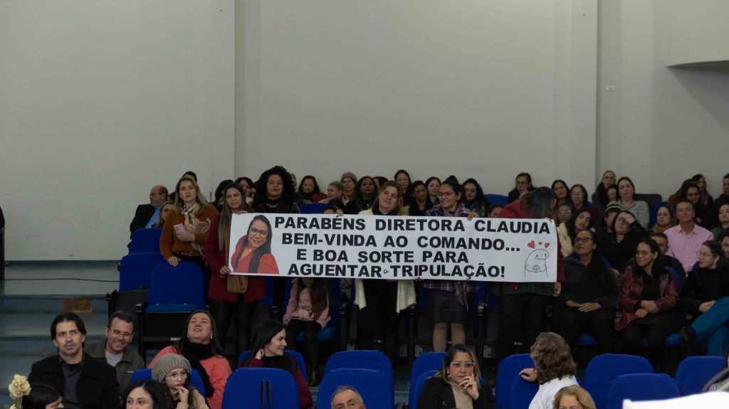Diretores das Escolas Municipais de Naviraí tomam posse para o triênio 2025–2028 Diretores das Escolas Municipais de Naviraí tomam posse para o triênio 2025–2028