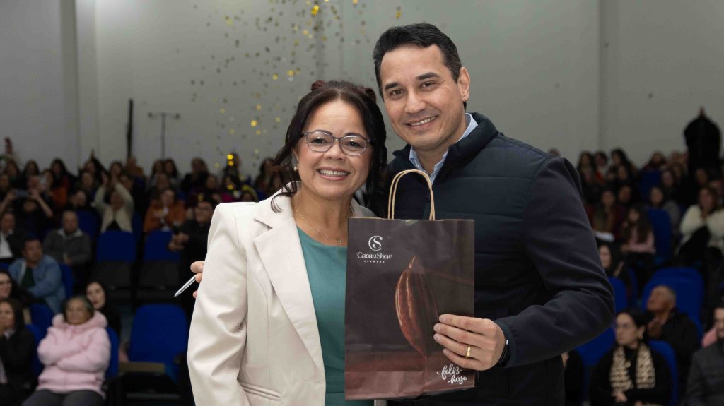 Diretores das Escolas Municipais de Naviraí tomam posse para o triênio 2025–2028 Diretores das Escolas Municipais de Naviraí tomam posse para o triênio 2025–2028