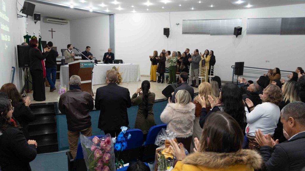 Diretores das Escolas Municipais de Naviraí tomam posse para o triênio 2025–2028 Diretores das Escolas Municipais de Naviraí tomam posse para o triênio 2025–2028