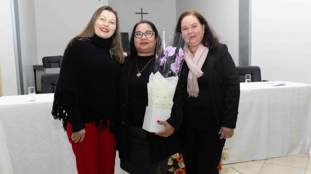Diretores das Escolas Municipais de Naviraí tomam posse para o triênio 2025–2028 Diretores das Escolas Municipais de Naviraí tomam posse para o triênio 2025–2028