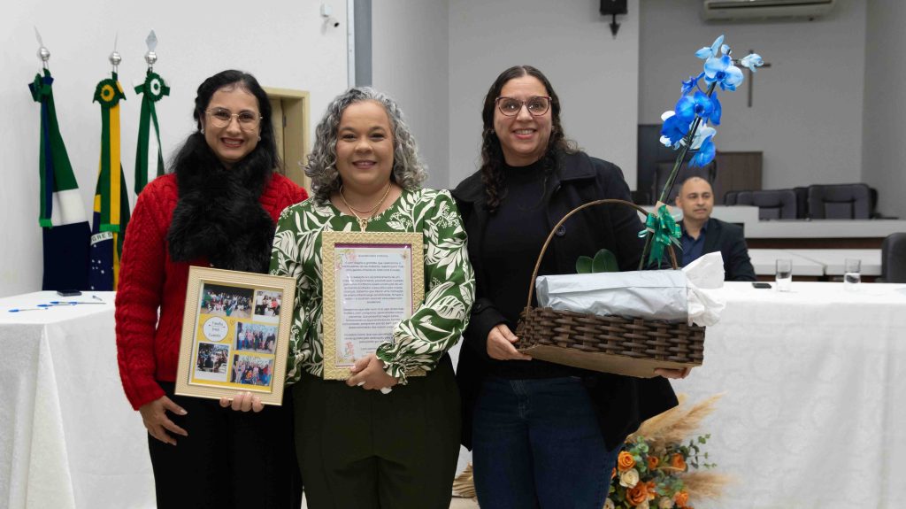 Diretores das Escolas Municipais de Naviraí tomam posse para o triênio 2025–2028 Diretores das Escolas Municipais de Naviraí tomam posse para o triênio 2025–2028