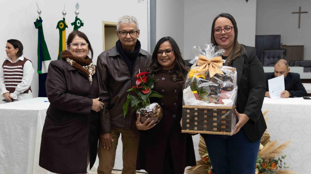 Diretores das Escolas Municipais de Naviraí tomam posse para o triênio 2025–2028 Diretores das Escolas Municipais de Naviraí tomam posse para o triênio 2025–2028