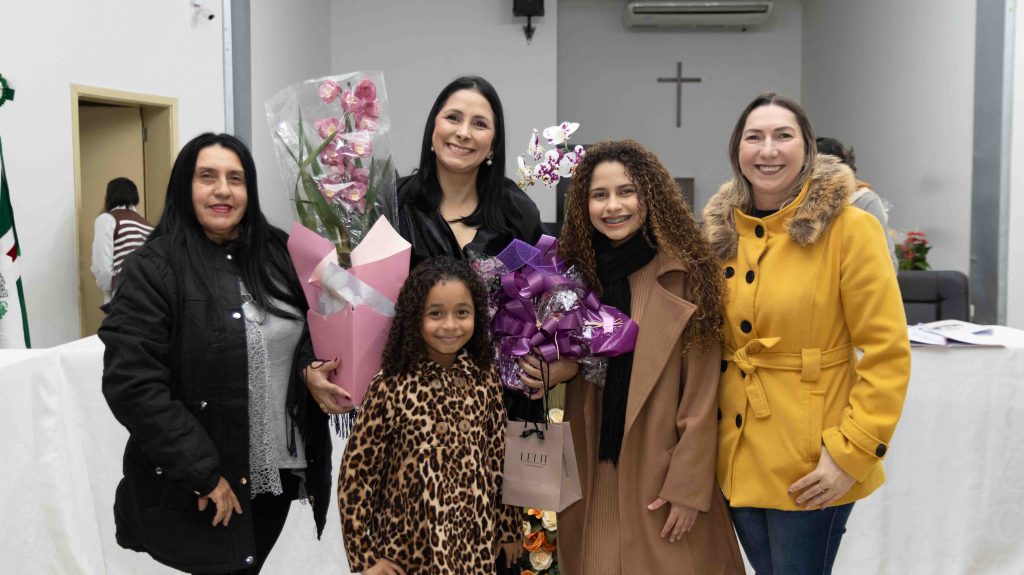Diretores das Escolas Municipais de Naviraí tomam posse para o triênio 2025–2028 Diretores das Escolas Municipais de Naviraí tomam posse para o triênio 2025–2028