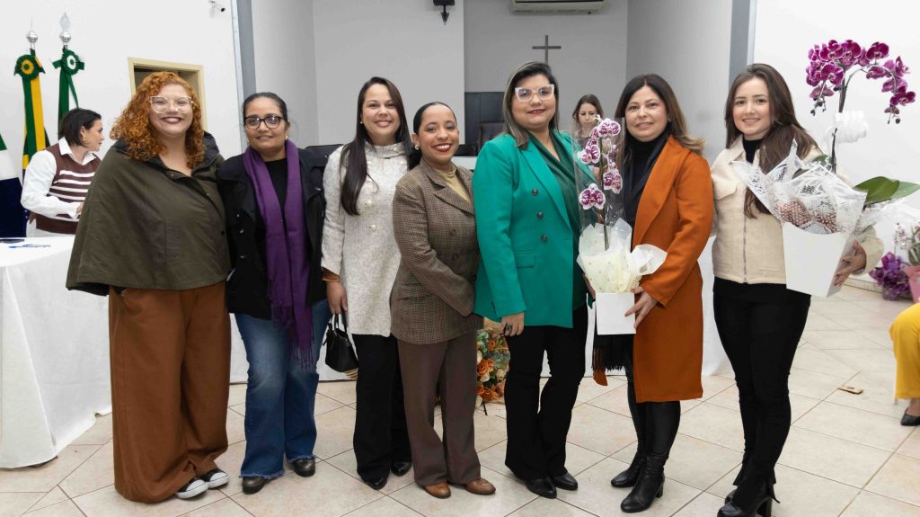 Diretores das Escolas Municipais de Naviraí tomam posse para o triênio 2025–2028 Diretores das Escolas Municipais de Naviraí tomam posse para o triênio 2025–2028